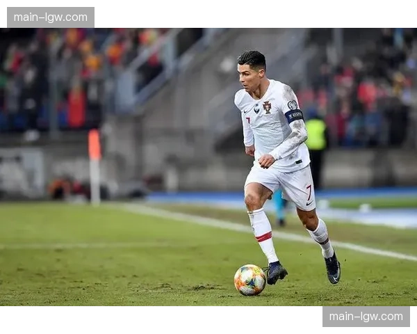 深圳队攻防转换速度保持良好 轮换衔接与关键球处理尚可